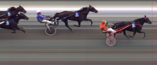 Målfoto for løp 2 på bane BI den 08.02.2014