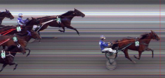 Målfoto for løp 4 på bane BI den 08.02.2014