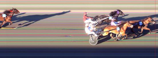 Målfoto for løp 2 på bane BI den 25.04.2014