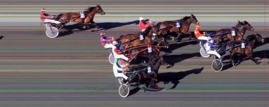 Målfoto for løp 2 på bane BI den 13.06.2014