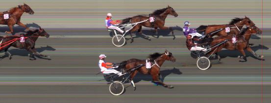 Målfoto for løp 8 på bane BI den 02.08.2014