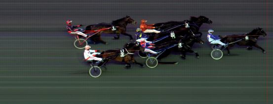 Målfoto for løp 6 på bane BI den 10.04.2015