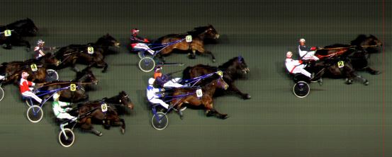 Målfoto for løp 9 på bane BI den 10.04.2015