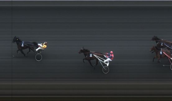 Målfoto for løp 2 på bane BT den 23.04.2015