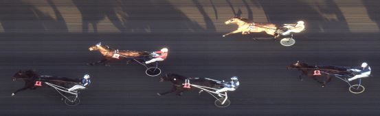 Målfoto for løp 10 på bane FO den 01.05.2015