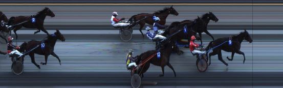 Målfoto for løp 2 på bane JA den 14.02.2015