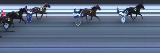 Målfoto for løp 1 på bane JA den 29.03.2015