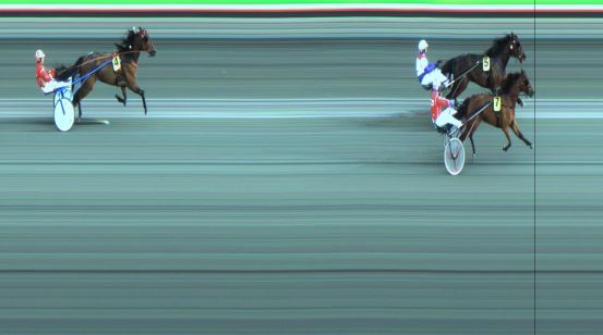 Målfoto for løp 1 på bane JA den 04.05.2018