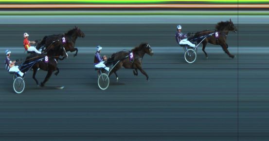 Målfoto for løp 8 på bane JA den 05.07.2018