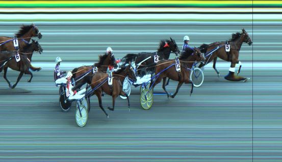 Målfoto for løp 10 på bane JA den 07.07.2019