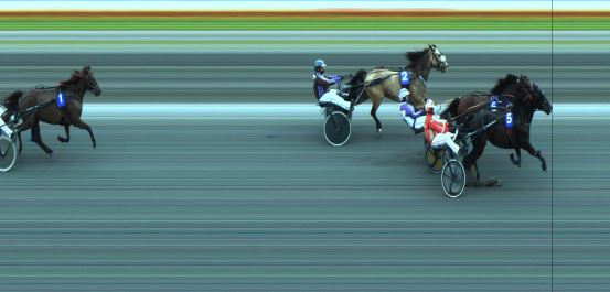 Målfoto for løp 2 på bane JA den 11.06.2021