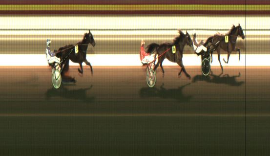 Målfoto for løp 1 på bane JA den 23.12.2021