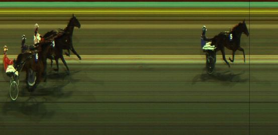 Målfoto for løp 2 på bane JA den 10.11.2023