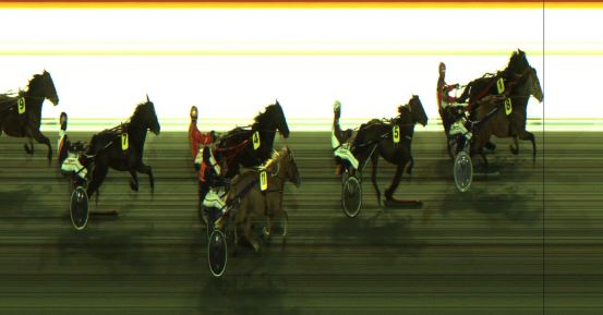 Målfoto for løp 1 på bane JA den 13.02.2024