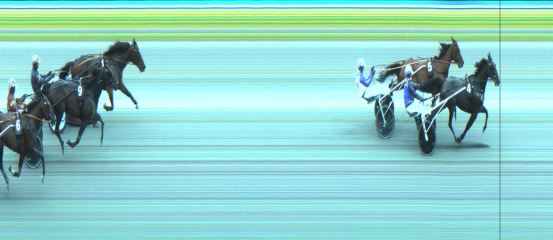 Målfoto for løp 6 på bane JA den 06.07.2024