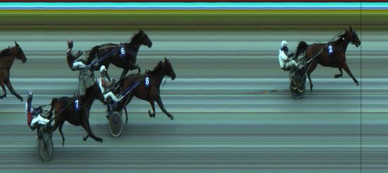 Målfoto for løp 2 på bane JA den 08.10.2024