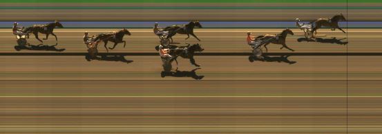 Målfoto for løp 2 på bane KL den 18.04.2014