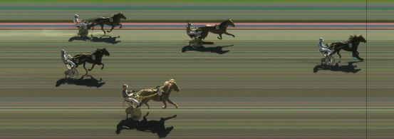 Målfoto for løp 5 på bane KL den 19.04.2014