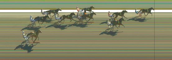 Målfoto for løp 9 på bane KL den 19.04.2014