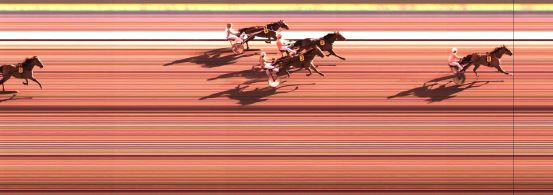 Målfoto for løp 1 på bane KL den 16.04.2015