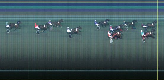 Målfoto for løp 1 på bane LE den 24.02.2014