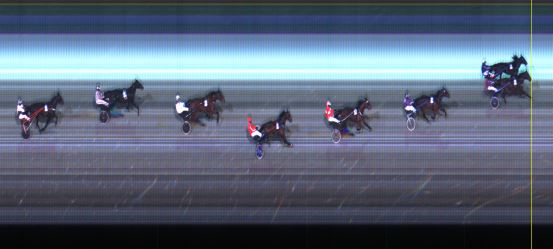 Målfoto for løp 2 på bane LE den 22.12.2014