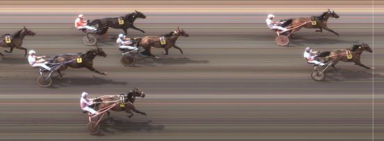 Målfoto for løp 1 på bane MO den 12.06.2014