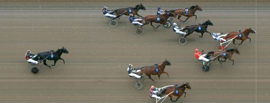 Målfoto for løp 2 på bane MO den 06.04.2023