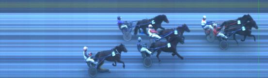 Målfoto for løp 4 på bane ST den 06.04.2014