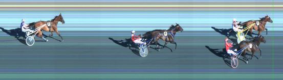 Målfoto for løp 1 på bane ST den 18.07.2014