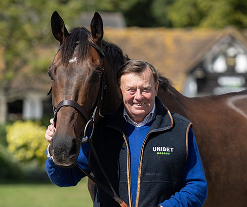 Constitution Hill og Nicky Henderson. Foto trainermagazine.com