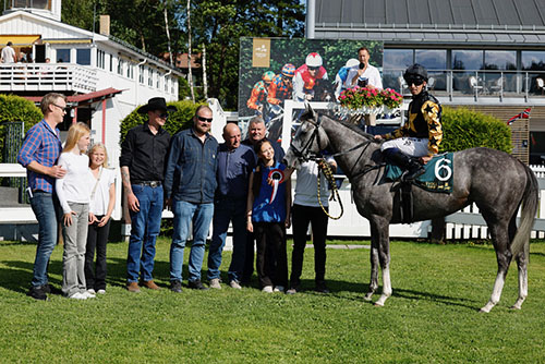 Knut O Arnesen med Final Angel og nytt andelslag.©hesteguiden.com  